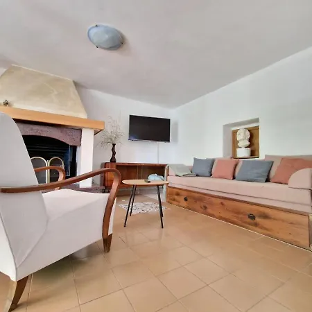 House Nono Bepo In Small Istrian Village 펜션 브르토니글라